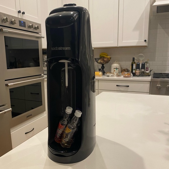 Kitchen Soda Stream Soda Sparkling Water Maker Machine Black Unit